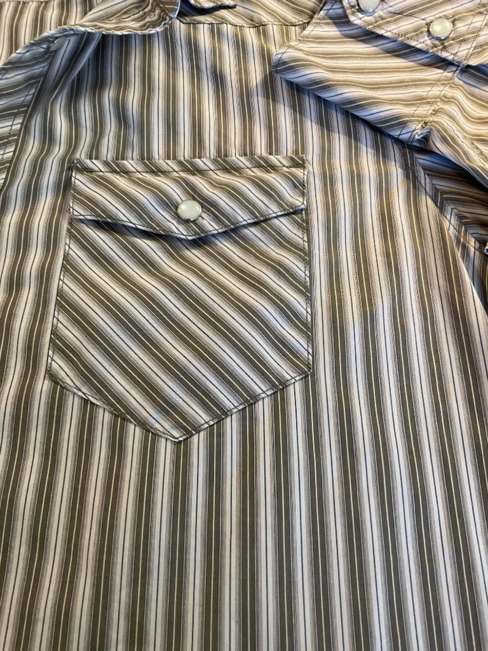 Banana republic Pearl snap western shirt men’s large, brown, striped long sleeve